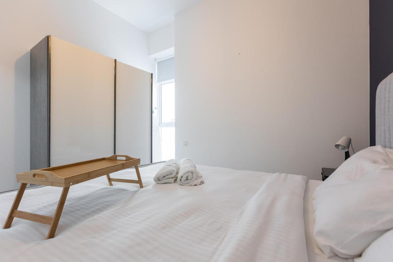 Bahay bakasyunan Spacious 1br With Full Marina View *